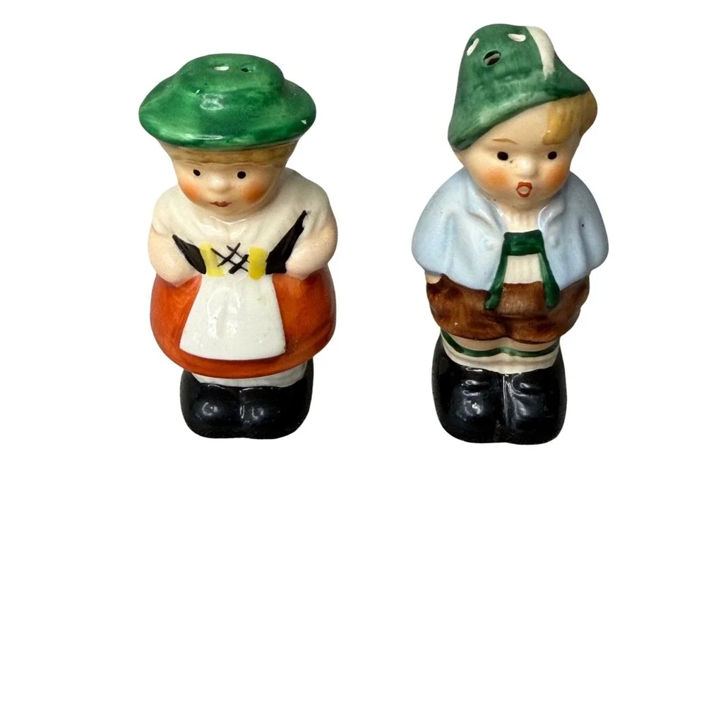 VTG Goebel W‎ Germany Salt and Pepper Shakers Bavarian Boy Girl Lederhosen Set